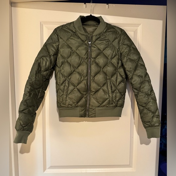 Alo Idol Bomber Jacket Full Zip Green Camo Puffer Down Size Small EUC - Picture 4 of 9